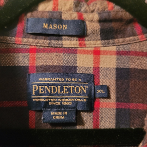 Pendleton Plaid Men's Button-Down Shirt in Navy, Red, and Cream Size XL - Picture 4 of 6